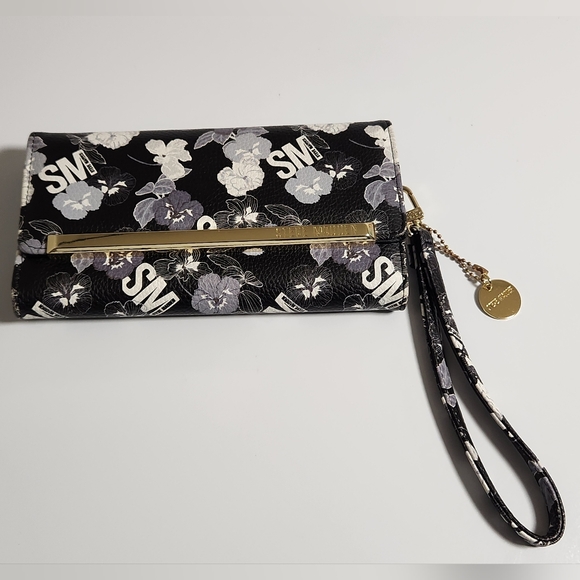 Steve Madden Handbags - Steve Madden Black, White & Grey Flowered Wallet With Gold Hardware